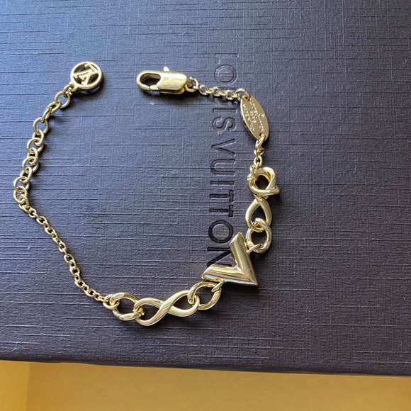 Louis Vuitton golden tone Bracelet monogram 6” to 7” nerver used - Picture 1 of 7